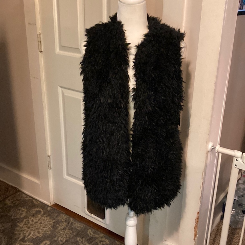 Rouge collection black faux fur vest size S